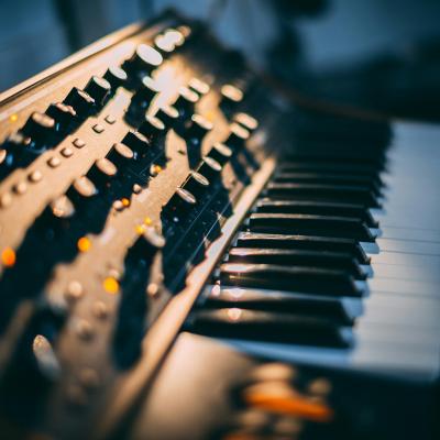 Synthesizer / Electronic Instruments